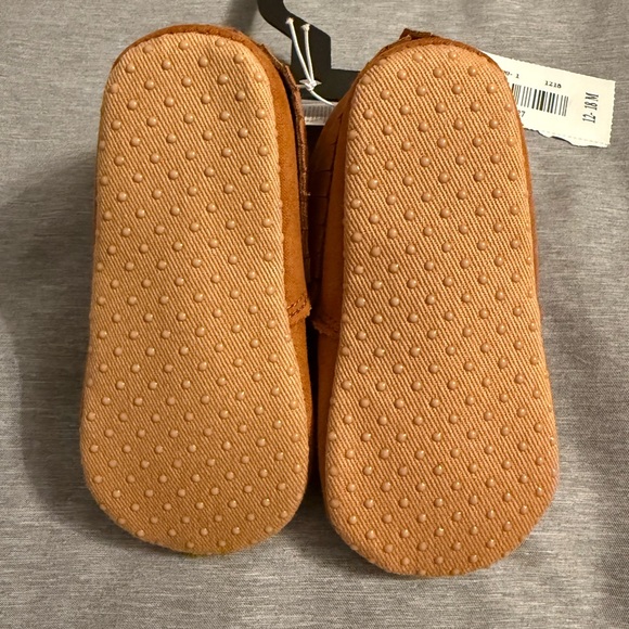 Old Navy Moccasins - Picture 7 of 7